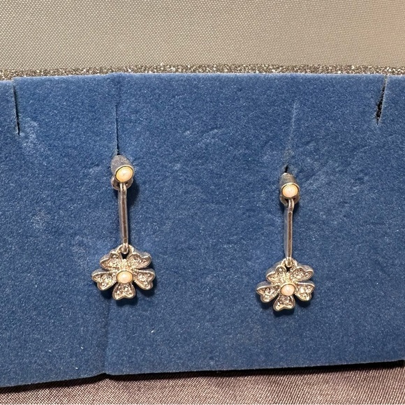 Avon - Floral Rhinestone Necklace and Earrings - Picture 7 of 12